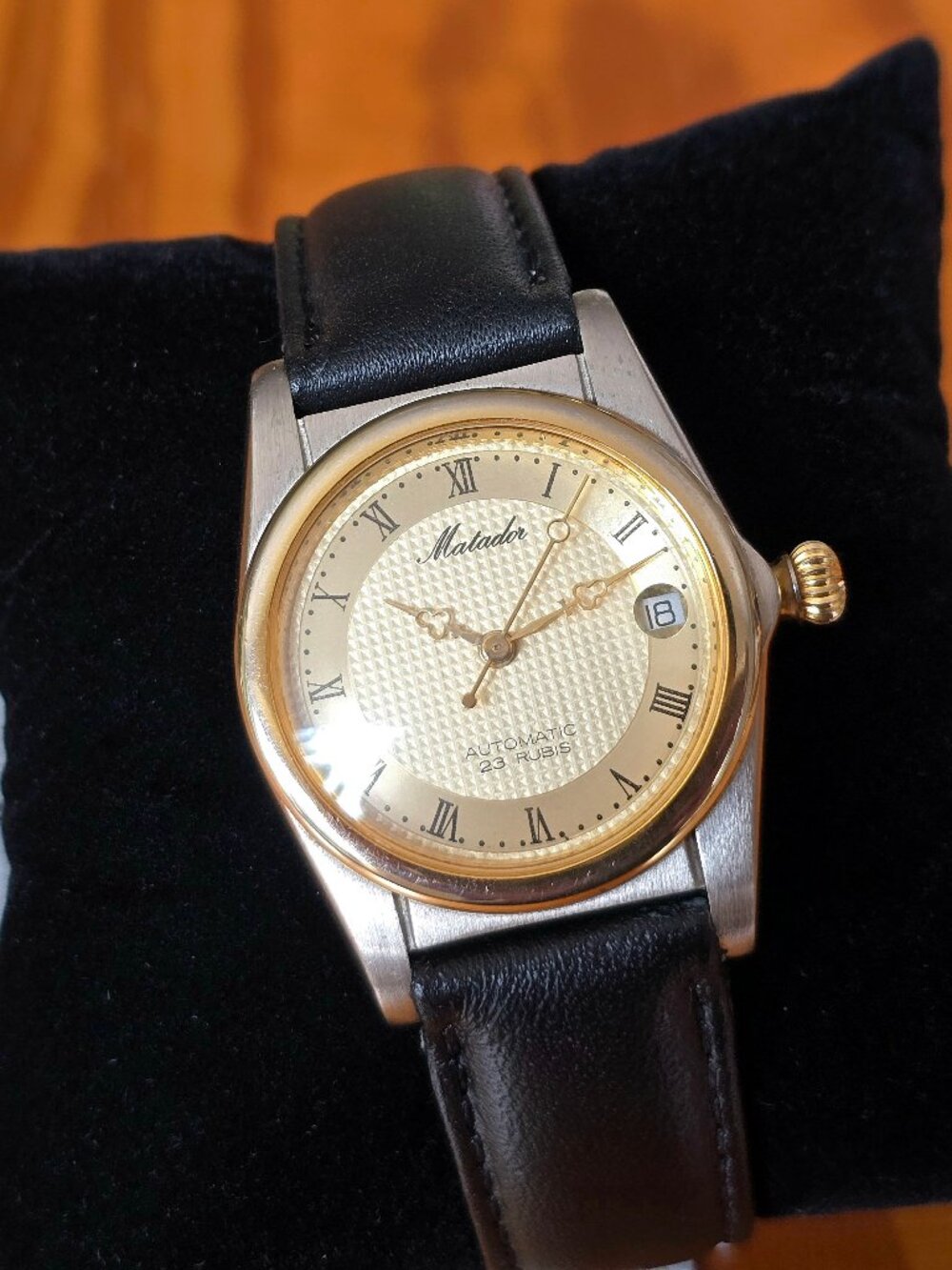 Vintage Matador Swiss Automatic, Women's Watch, Works Well, 23 Rubis, 32 mm